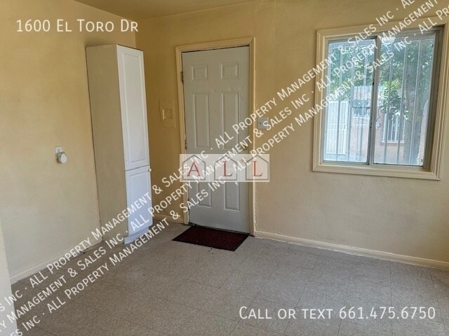 Building Photo - 1600 El Toro Dr