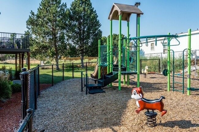 Building Photo - 2050 SW Timber Ave