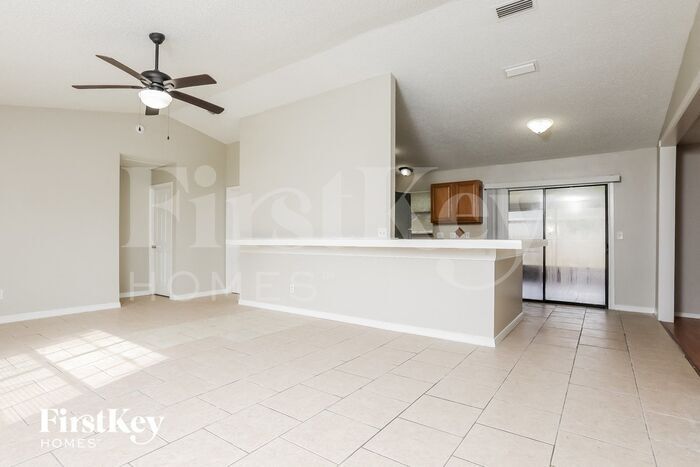 Building Photo - 1689 Cedro Ave