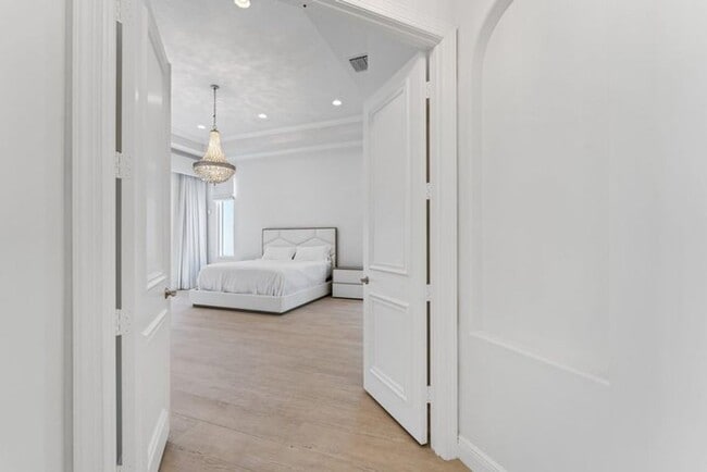 Building Photo - 128 Abondance Dr