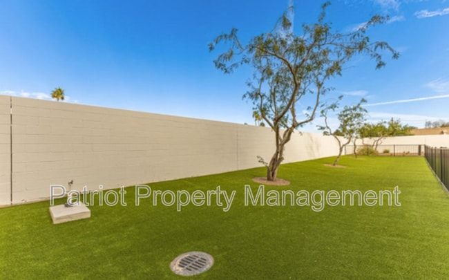 Building Photo - 7300 E Earll Dr