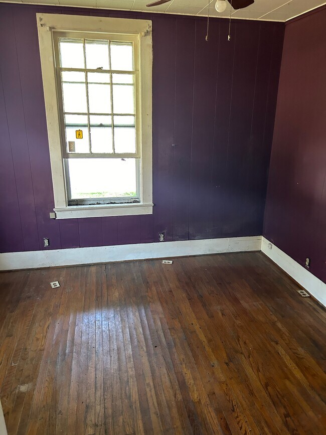 Building Photo - 14 Perine St