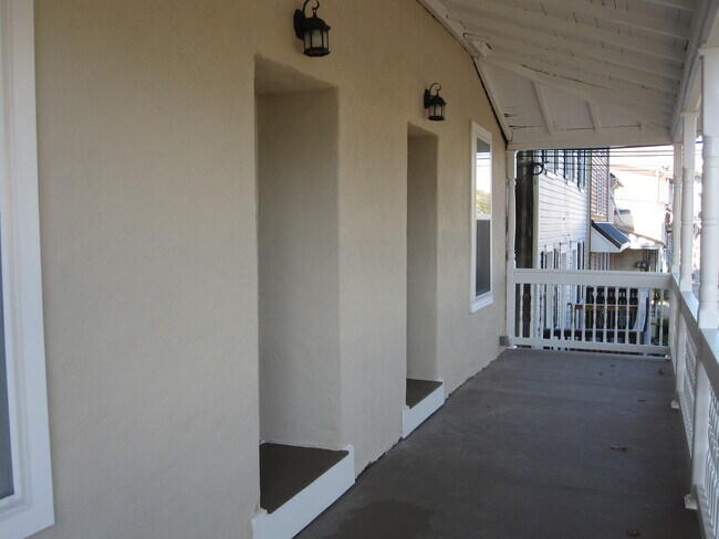 Building Photo - 221 High St