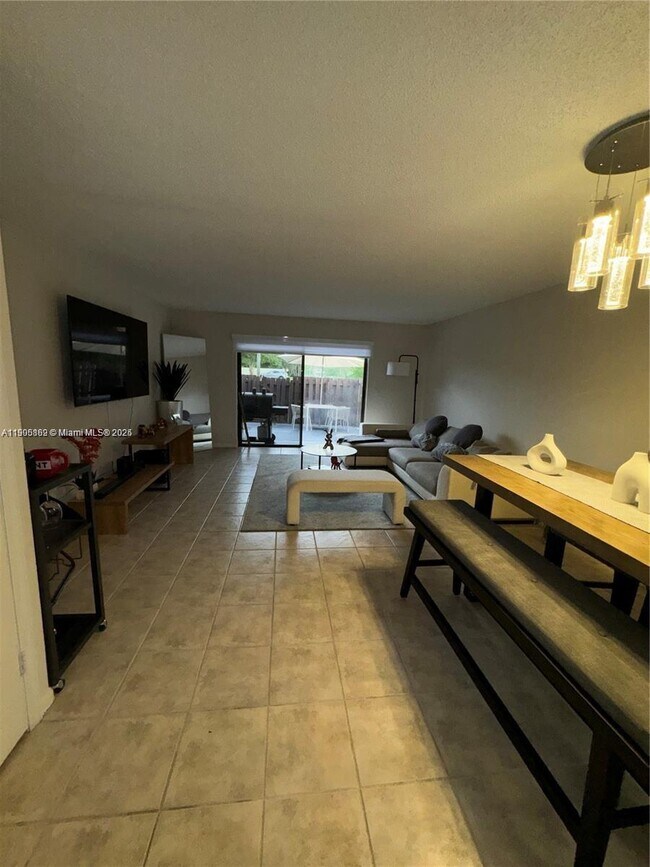 Building Photo - 12032 S Las Palmas Dr