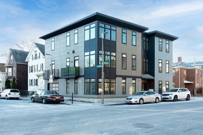Building Photo - 5 Mohawk St