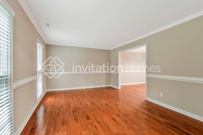 Building Photo - 7311 Canyon Dr