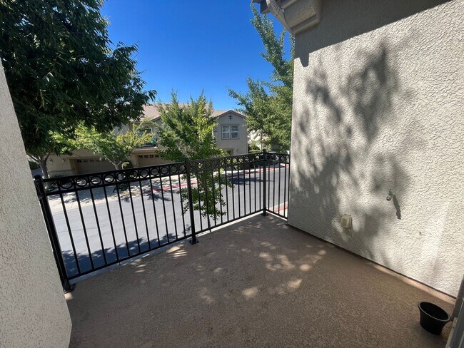 Building Photo - HAMPTON VILLAGE - 2 BR / 2 BA CONDO AVAILABLE NOW!