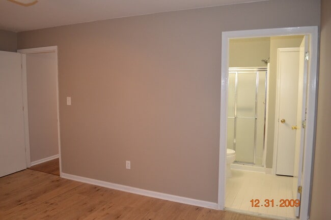 Building Photo - 51 Brookside Ln