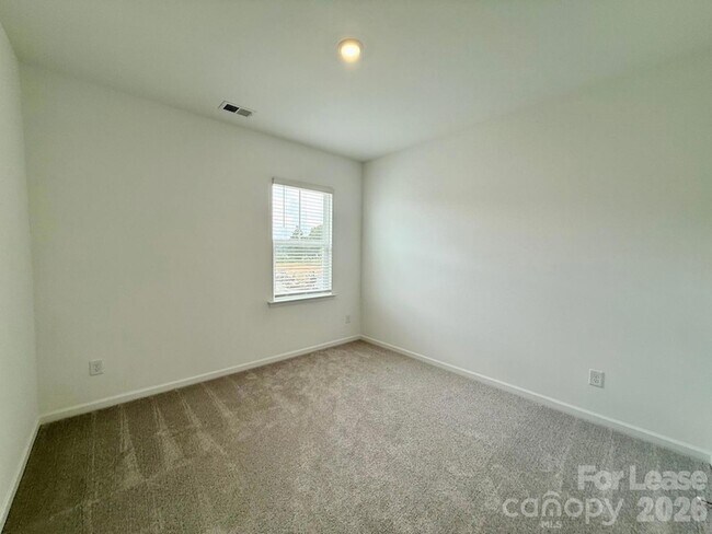 Building Photo - 206 Silver Fleet Dr
