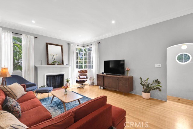 Building Photo - 2527 Canyon Dr