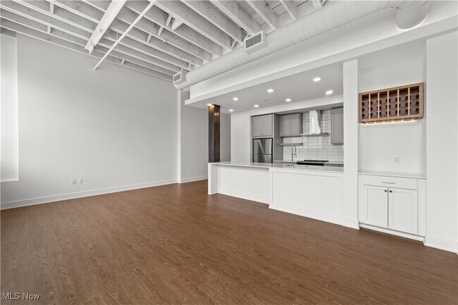 Building Photo - 2048 Fulton Rd