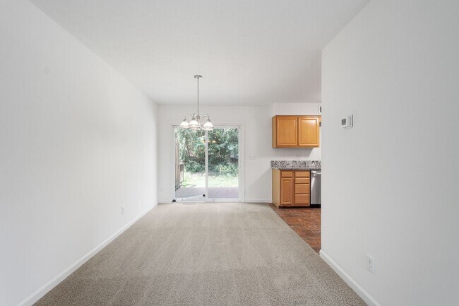 Building Photo - AVAILABLE OCT 1ST! 2-BEDROOM TOWNHOME IN N...