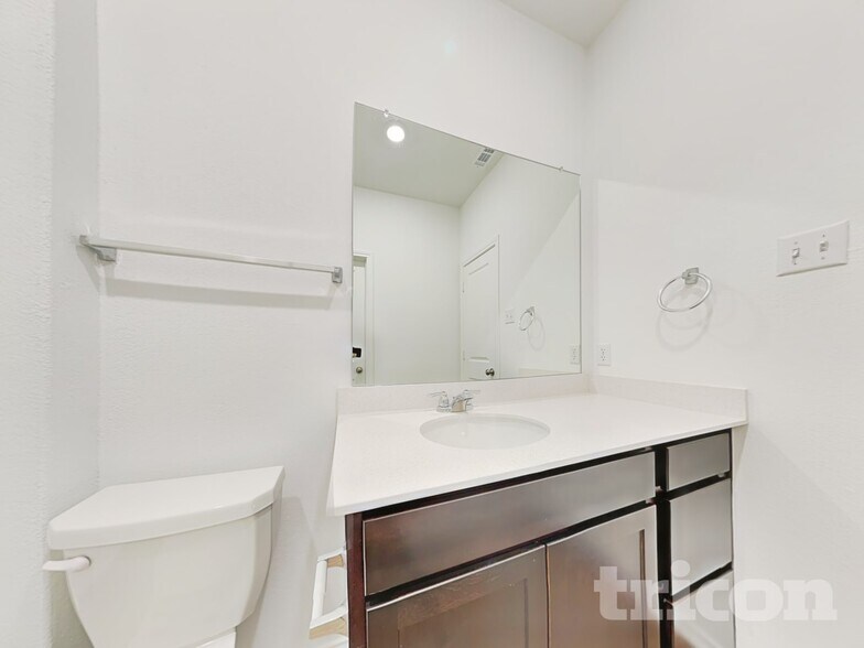 Building Photo - 108 Mica Trl