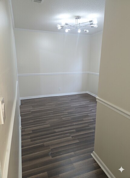 Building Photo - 583 Winding Creek Rd