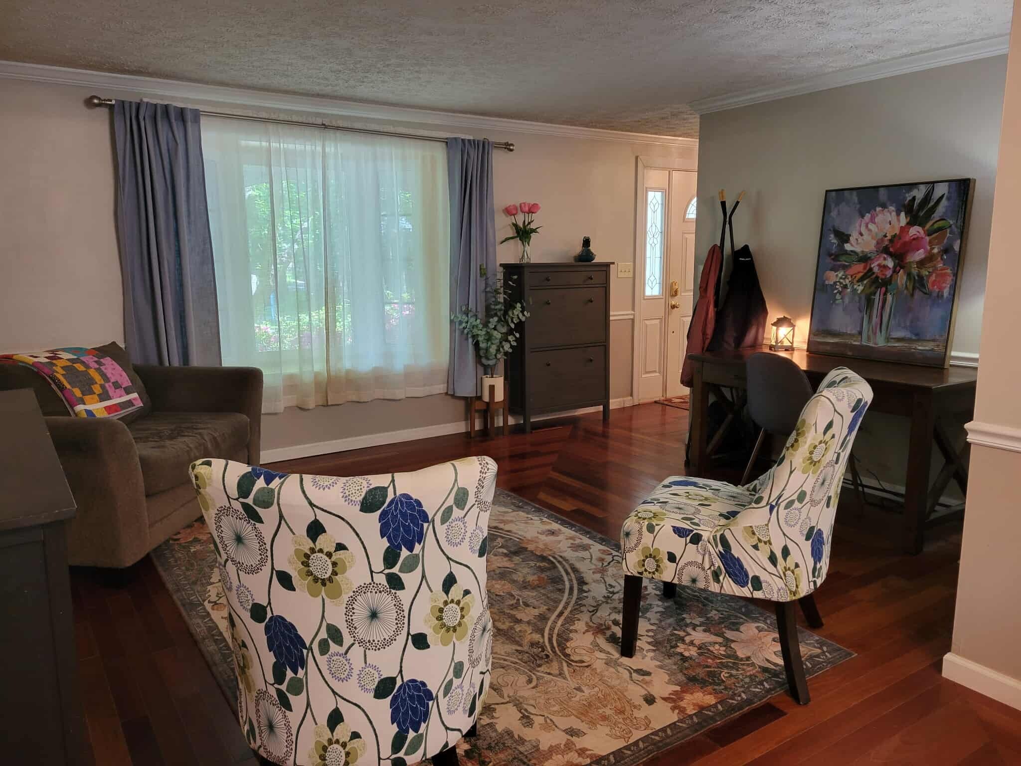 Living room - 8451 Ararat Ct
