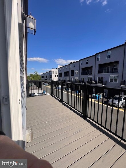Building Photo - 44625 Wolfhound Sq