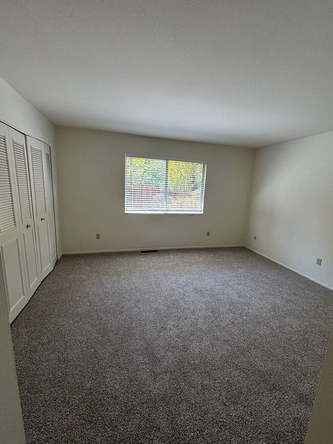 Building Photo - Single Level 3 Bedroom 2 Bathroom Bennett Valley Home with large private backyard