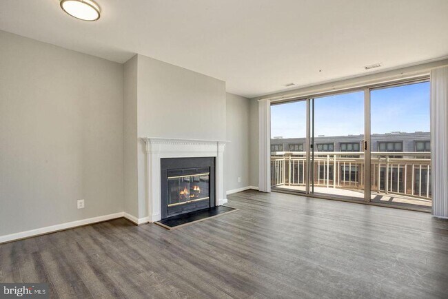 Building Photo - 1200 Braddock Pl