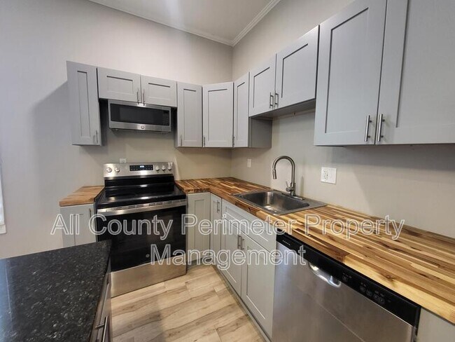 Building Photo - 1249 Duncan Ave