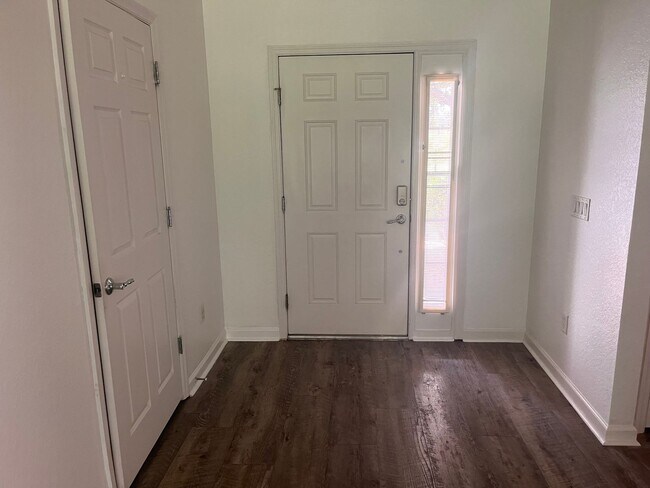 Building Photo - 4146 SW 47th Ct
