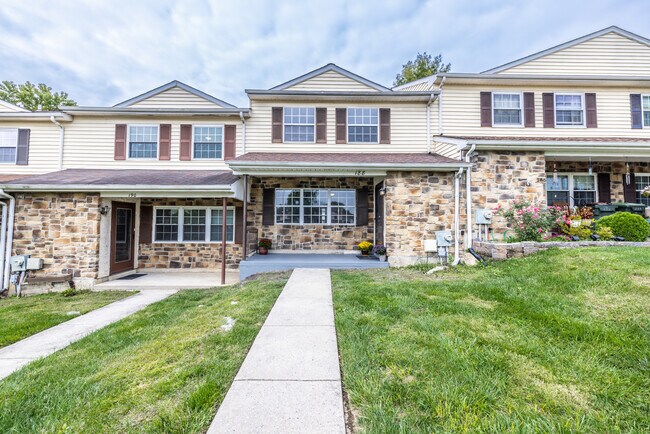 Building Photo - 188 Chester Ct