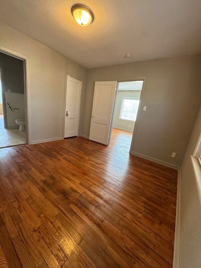 Building Photo - Grove