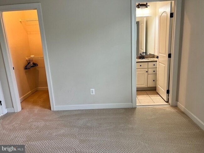 Building Photo - 44377 Stone Roses Cir