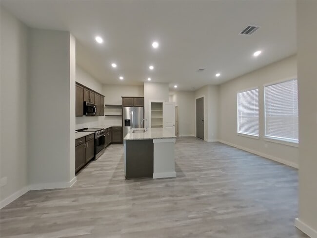 Building Photo - 22631 Terrazzo Dr