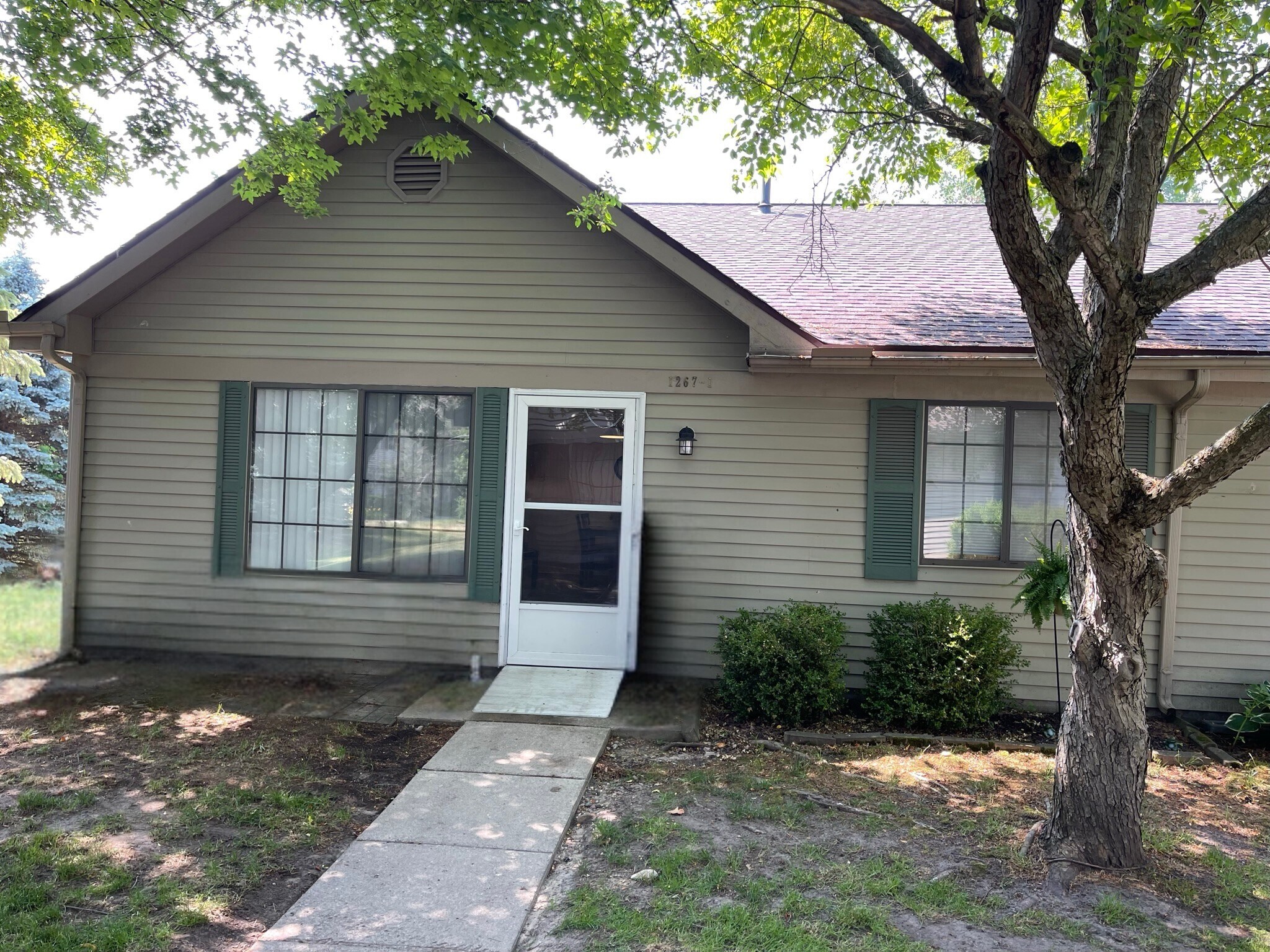 Building Photo - 1267 Oxford Manor Ct