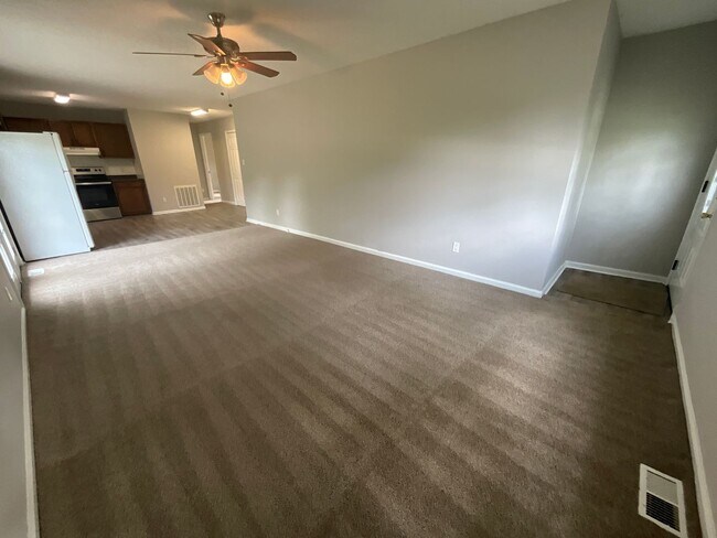 Building Photo - Now Ready in High Point! Fantastic 3 Bedro...