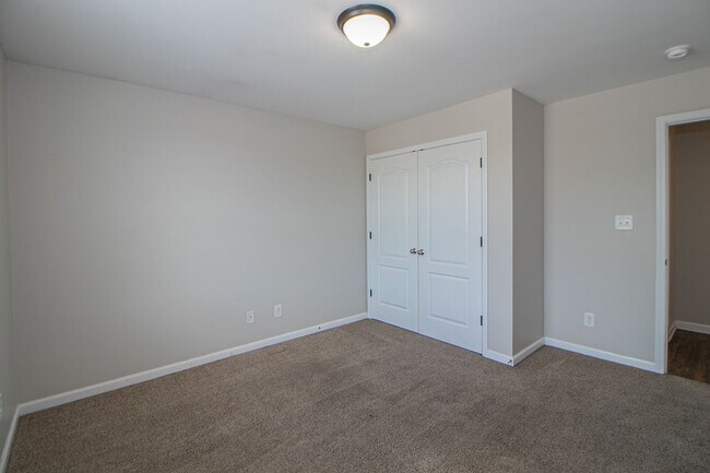 Building Photo - 1716-D Thistlewood Dr