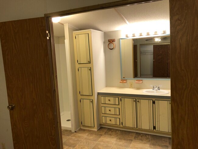 Building Photo - 2526 Fox Hill Ct