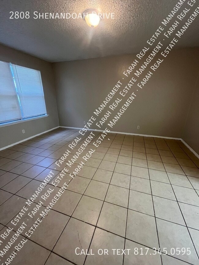 Building Photo - 2808 Shenandoah Dr