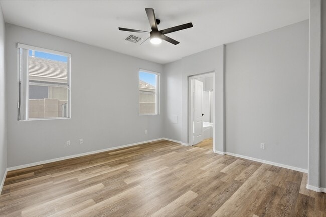 Building Photo - 851 S Fern Ct
