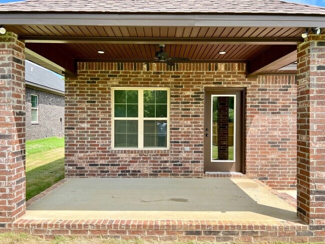 Building Photo - FOR Rent – 3 Bedroom, 2 Bath!