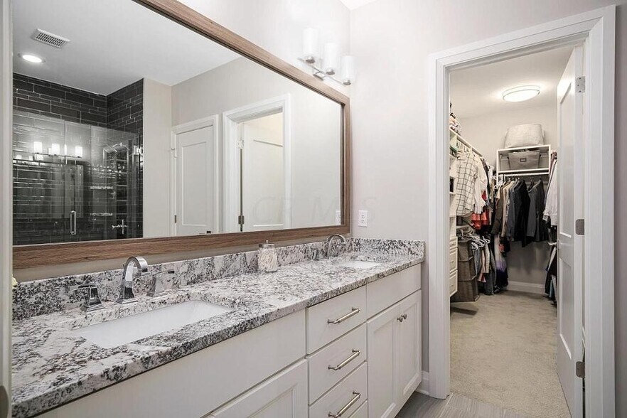 Building Photo - 112 W Starr Ave