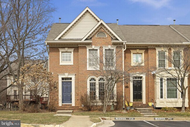 Primary Photo - 3912 Maximilian Ct
