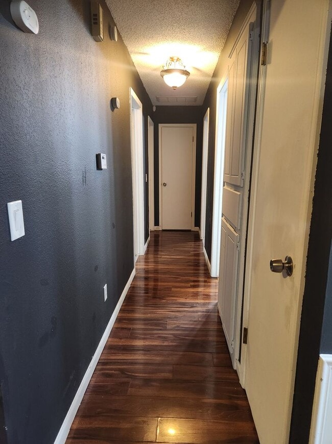 Building Photo - Charming 5 Bedroom Home- Your Path to Homeownership Starts Here!