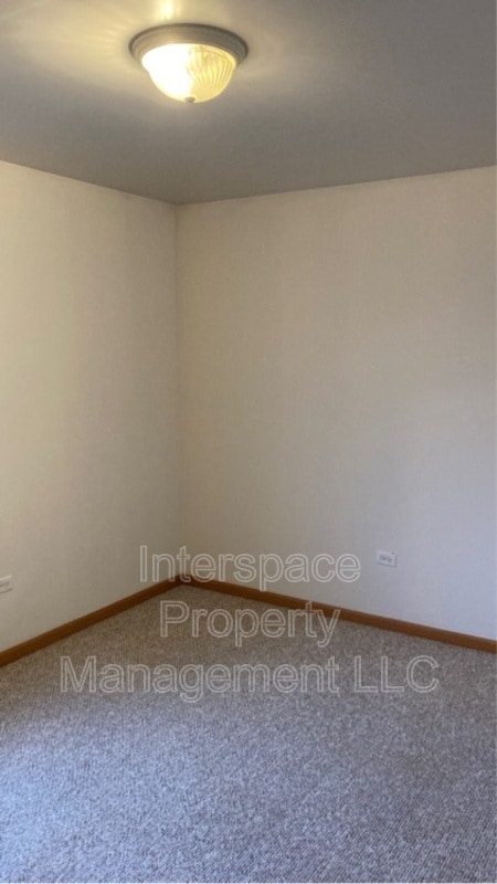 Building Photo - 1335 Rock Run Dr