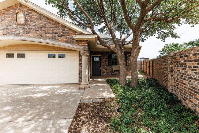 Building Photo - Spacious 3-Bedroom in Gated Community