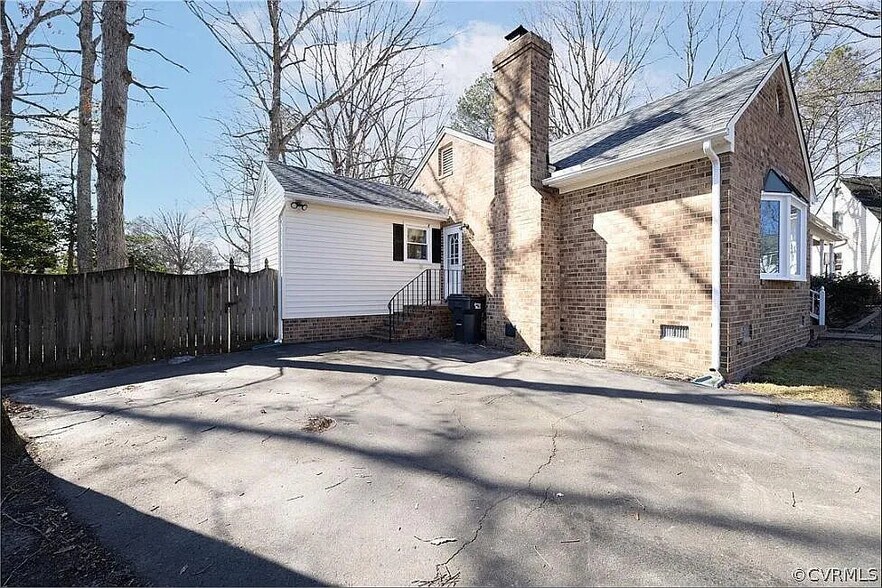 Building Photo - 7209 Apple Orchard Rd