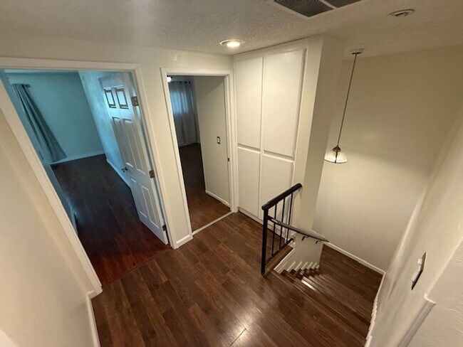 Building Photo - Upgraded 3-Bedroom Condo for Rent in Arleta!