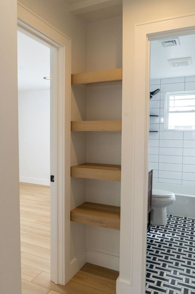 Building Photo - Newly Constructed Single-Family Home For R...