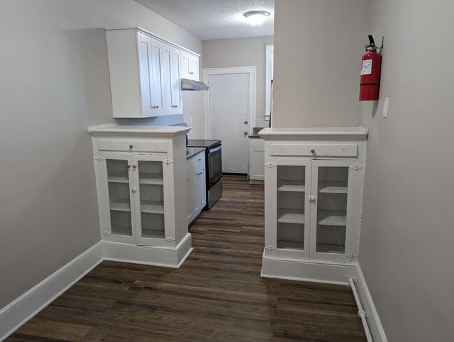 Building Photo - Charming Apartment Downtown Columbia Comin...