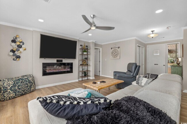 Building Photo - 583 Mockingbird Ave