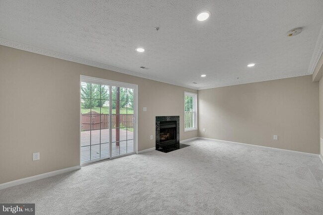 Building Photo - 8101 Chelaberry Ct