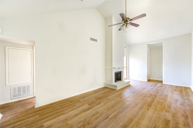 Building Photo - 6401 Deihl Rd