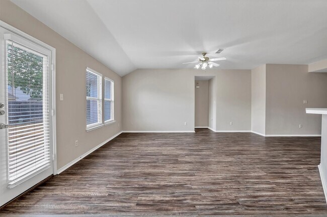 Building Photo - 9641 Olivia Dr