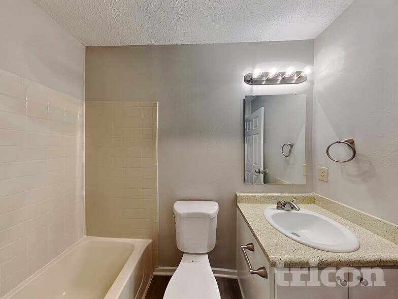 Building Photo - 6219 Monteo Ln