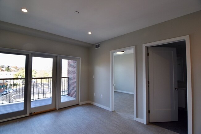 Building Photo - 120 Savin Hill Ave